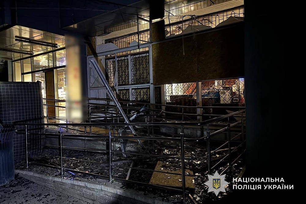 Криваві обстріли Нікополя і Марганця, вбито жінку і дитину на Синельниківщині, серед постраждалих маленький хлопчик – подробиці від поліції (фото) (3) Криваві обстріли Нікополя і Марганця, вбито жінку і дитину на Синельниківщині, серед постраждалих маленький хлопчик – подробиці від поліції (фото) (3)
