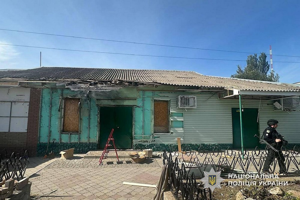 Криваві обстріли Нікополя і Марганця, вбито жінку і дитину на Синельниківщині, серед постраждалих маленький хлопчик – подробиці від поліції (фото) (4) Криваві обстріли Нікополя і Марганця, вбито жінку і дитину на Синельниківщині, серед постраждалих маленький хлопчик – подробиці від поліції (фото) (4)