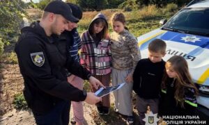 На Нікопольщині поліцейські розповіли мешканцям, як уникнути пожеж та мінної небезпеки (фото)