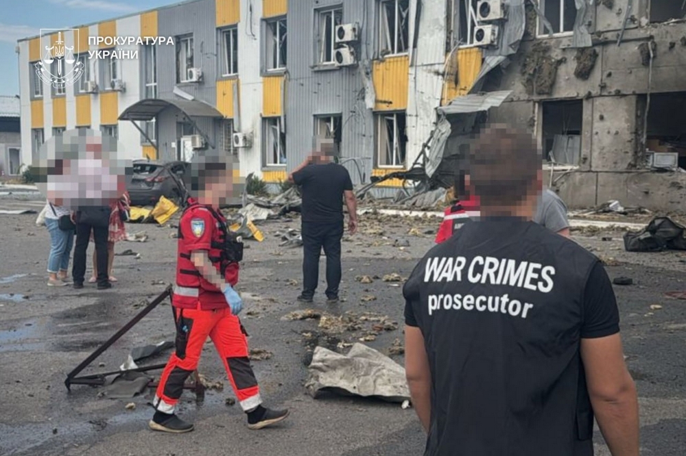 Наслідки ракетного удару у Дніпрі Наслідки ракетного удару у Дніпрі