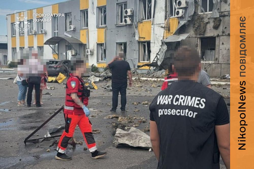 У Дніпрі внаслідок ракетного удару є загиблі та поранені: прокурори фіксують наслідки атаки