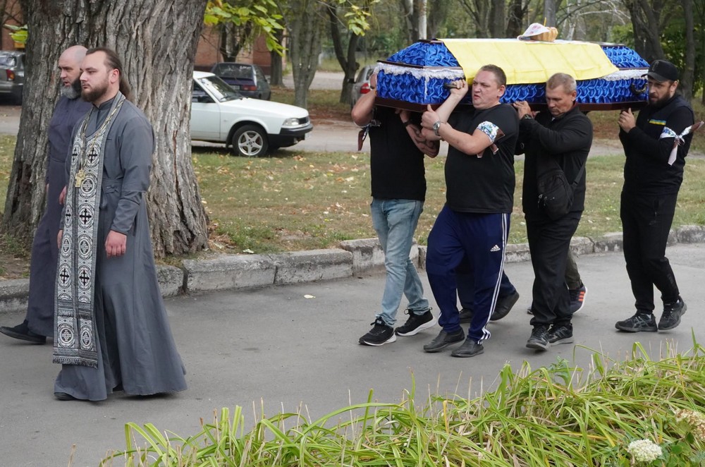 Нікополь провів в останню путь Героя, який віддав життя за Батьківщину. Певний час він вважався зниклим безвісти. (2)