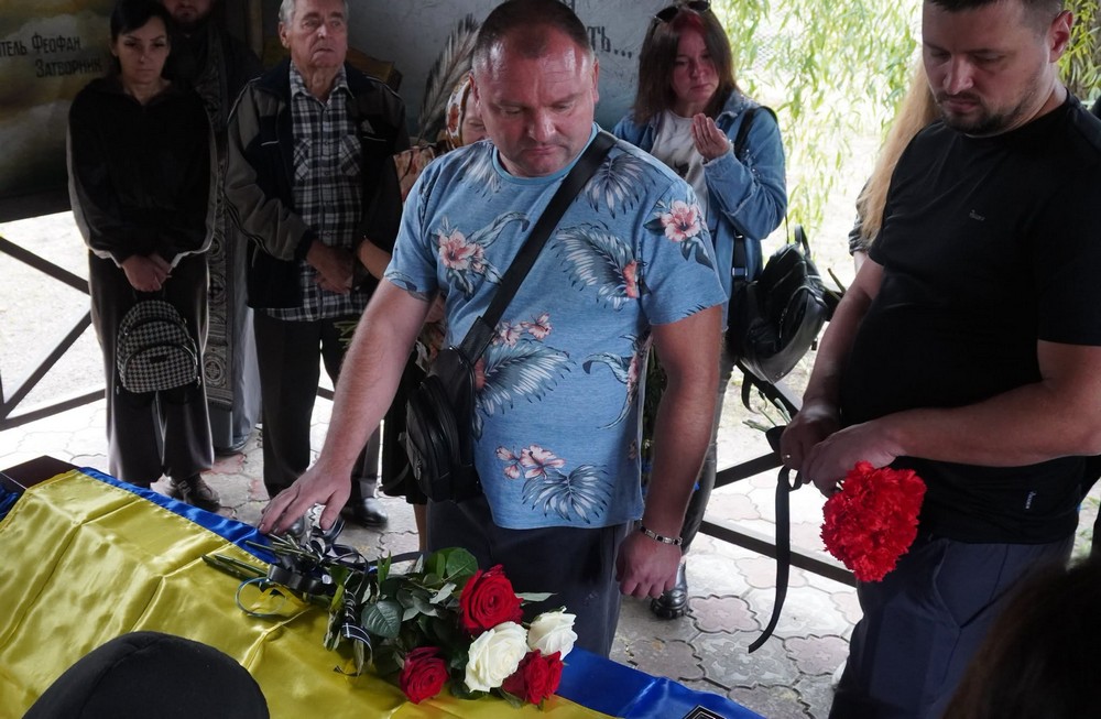 Нікополь провів в останню путь Героя, який віддав життя за Батьківщину. Певний час він вважався зниклим безвісти. (8)