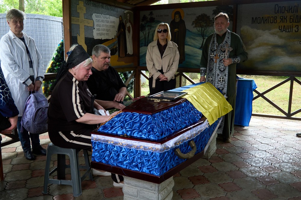  Вбиті росією мешканці Нікопольщини. Захисник з Нікополя Євген Литвинюк загинув 7 вересня 2022 року. Тож сьогодні четверті роковини його смерті, і ми вшановуємо пам’ять Героя.