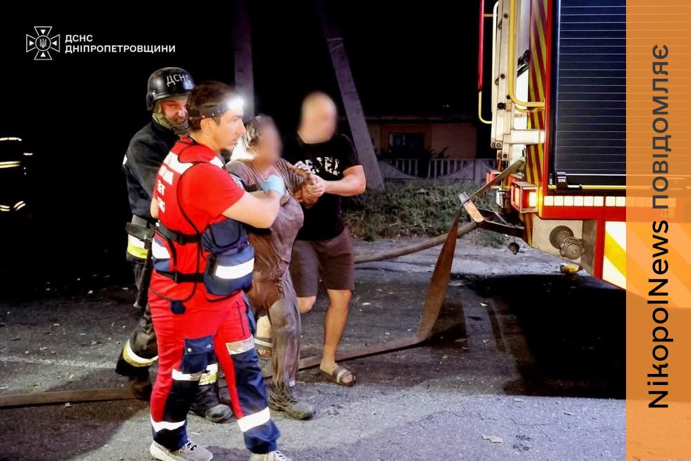 3 поранених, пожежі та руйнування: про наслідки обстрілів Нікопольського, Дніпровського, Криворізького та Синельниківського районів розповіли у ДСНС (фото)