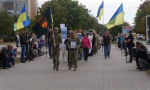 Живим коридором шани Нікопольщина провела в останню путь полеглого Захисника (фото)