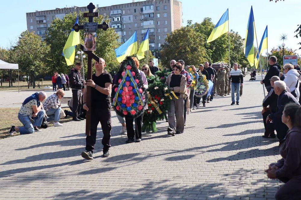 Нікопольщина провела в останню путь полеглого Захисника5 Нікопольщина провела в останню путь полеглого Захисника5