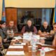Працюють під обстрілами та зберігають врожай: голова Нікопольської РВА зустрівся з аграріями (фото)