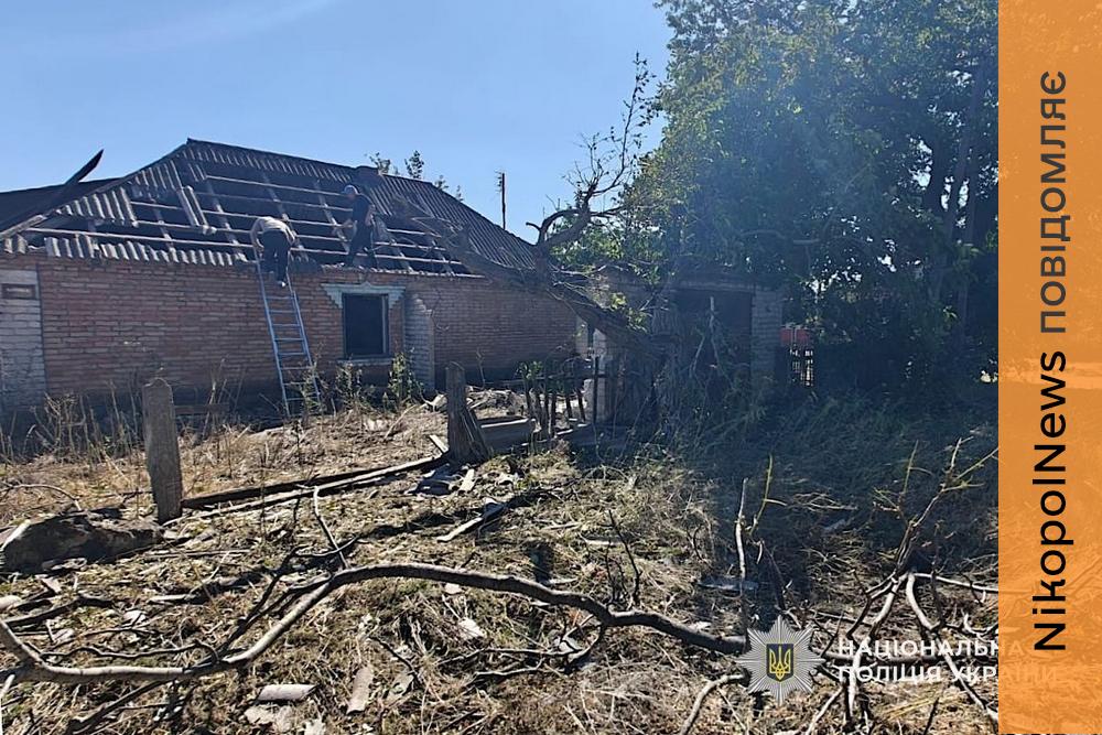 Понад 40 атак на Нікопольщину, пошкоджені підприємство, магазини та будинки, є поранений на Синельниківщині, також під атакою був Криворізький район — поліція (фото)