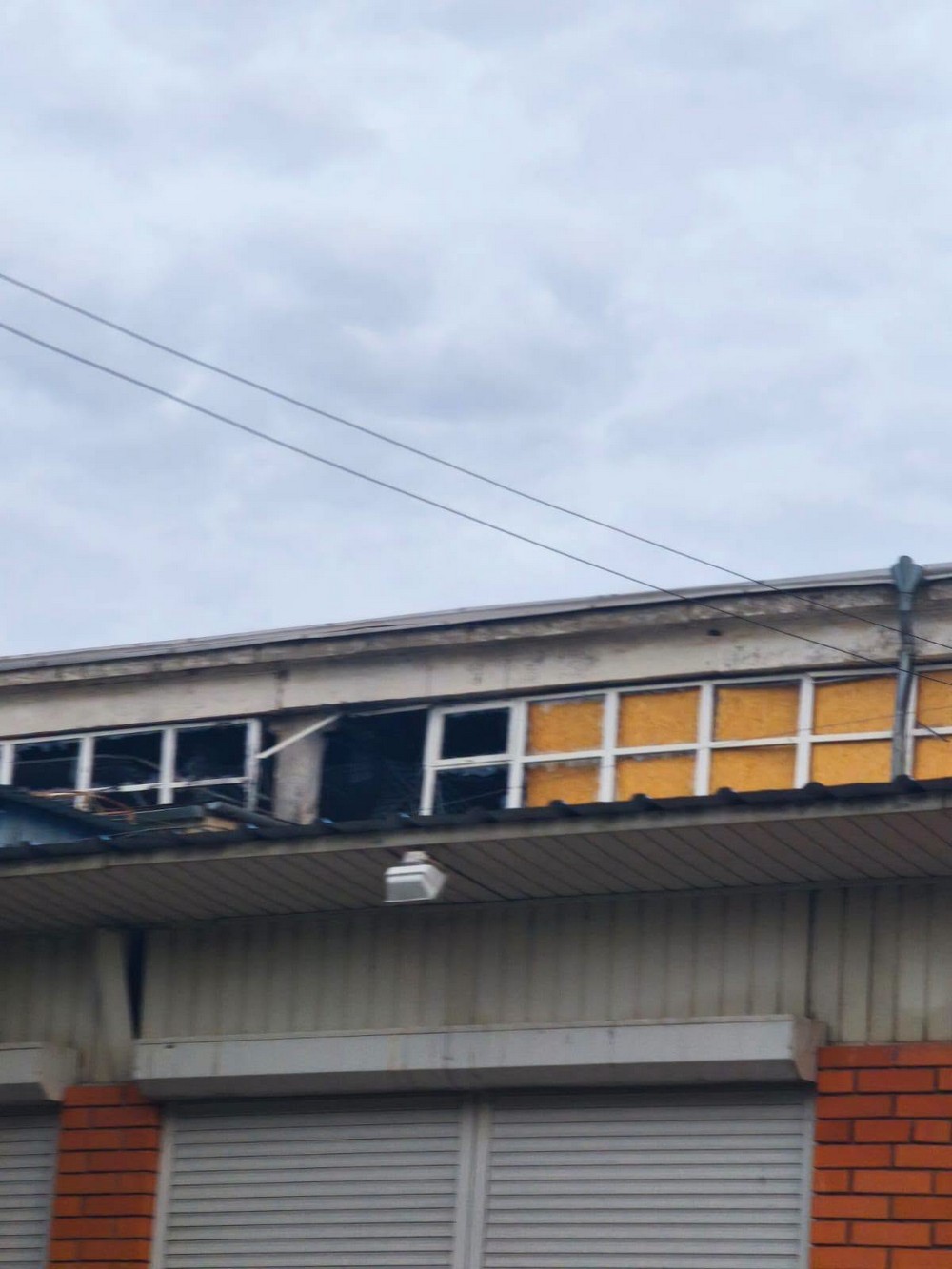 Понівечено ринок і торговий дім у Нікополі і районі, є поранений на Синельниківщині внаслідок ворожих атак (фото) (6)