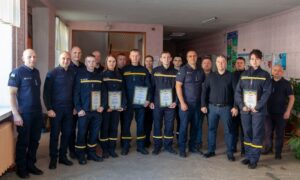 Рятувальників Нікопольщини привітали з професійним святом: подякували за мужність і службу