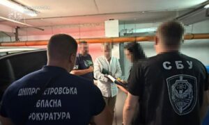 $23 тисячі за фіктивну операцію та «списання» з військового обліку: у Дніпрі судитимуть чоловіка