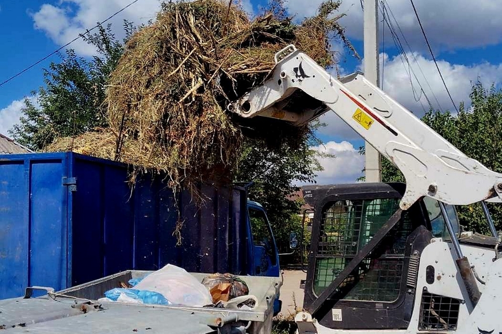 У Марганці комунальники прибирали місто5 У Марганці комунальники прибирали місто5