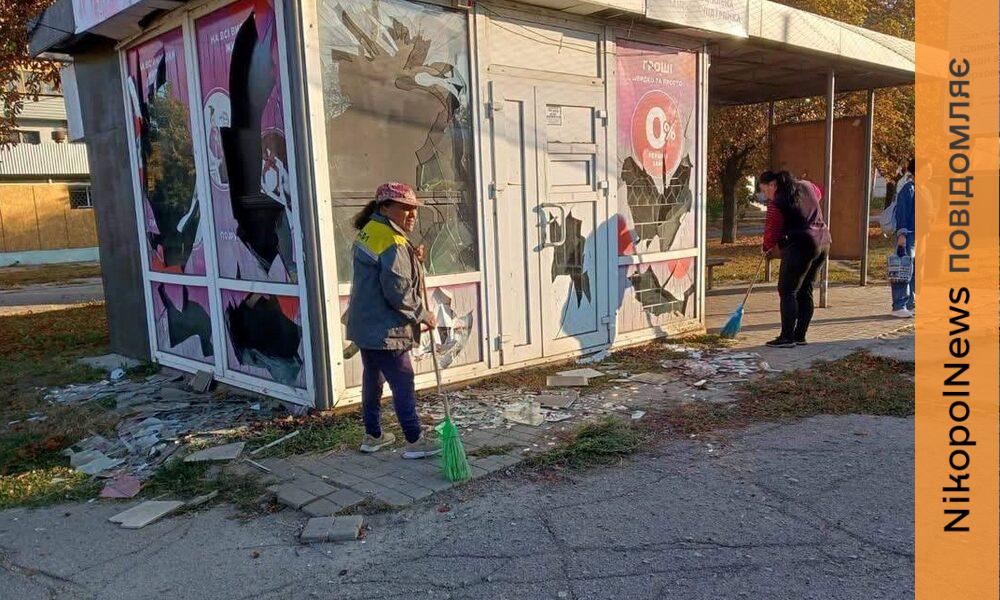 У Нікополі комунальні служби продовжують усувати наслідки обстрілів та працювати над благоустроєм (фото)