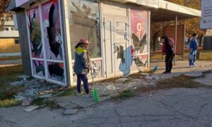 У Нікополі комунальні служби продовжують усувати наслідки обстрілів та працювати над благоустроєм (фото)