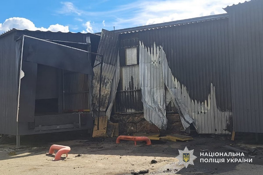У Нікополі БпЛА скинув боєприпас на будинок2 У Нікополі БпЛА скинув боєприпас на будинок2
