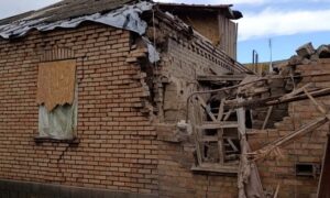 У Нікополі БпЛА скинув боєприпас на будинок: чоловік загинув, його дружина поранена, також є вбитий та постраждалі у районі, Дніпрі, на Синельниківщині та Криворіжжі - поліція (фото)
