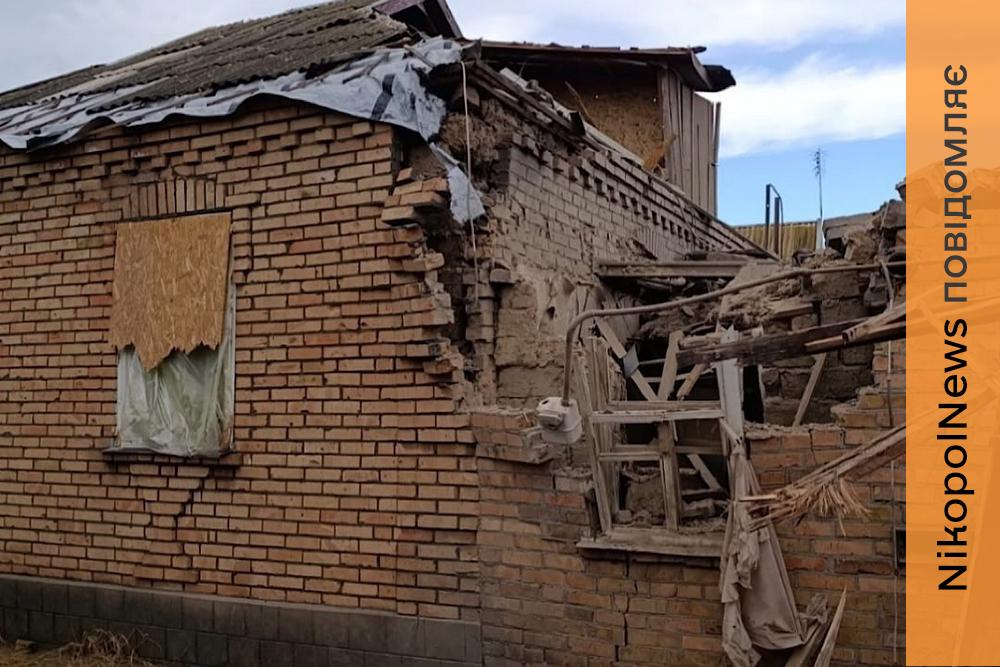 У Нікополі БпЛА скинув боєприпас на будинок: чоловік загинув, його дружина поранена, також є вбитий та постраждалі у районі, Дніпрі, на Синельниківщині та Криворіжжі - поліція (фото)