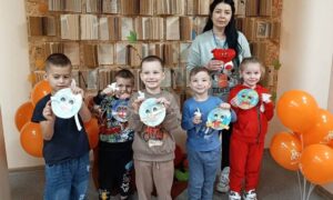 «Обійми для Землі»: у Нікополі діти вчилися говорити про добро і підтримку (фото)