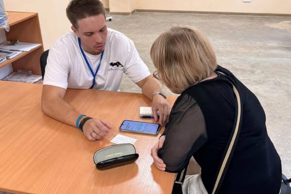У Нікополі допомагають опановувати сучасні технології1