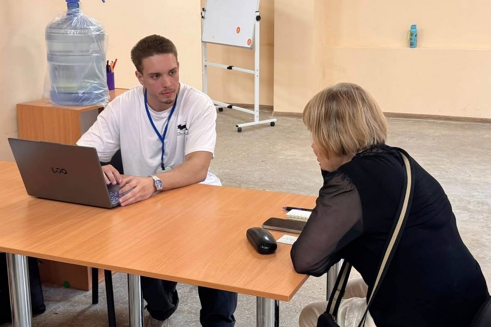 У Нікополі допомагають опановувати сучасні технології3