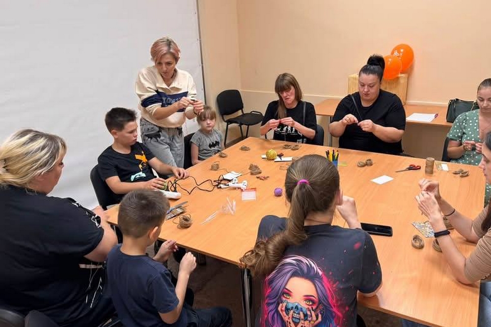 У Нікополі дорослі створювали власні «Пташки щастя»5 У Нікополі дорослі створювали власні «Пташки щастя»5