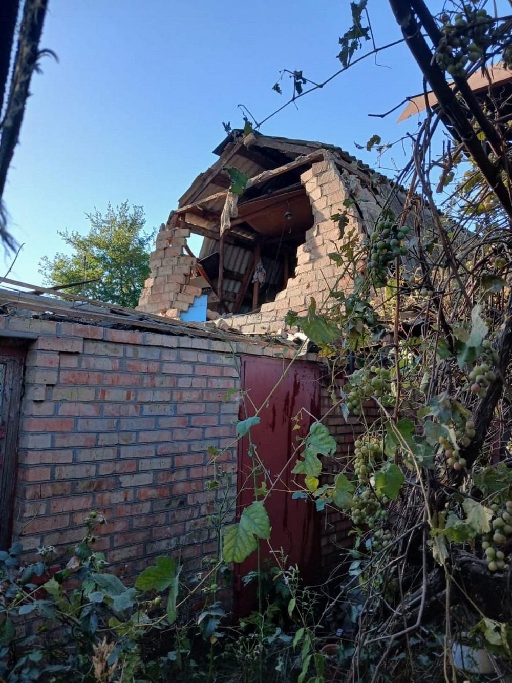 У Нікополі двоє поранених і є руйнування, під ударом ворога також були район, Синельниківщина, Криворіжжя і Павлоградщина (фото) (3) У Нікополі двоє поранених і є руйнування, під ударом ворога також були район, Синельниківщина, Криворіжжя і Павлоградщина (фото) (3)