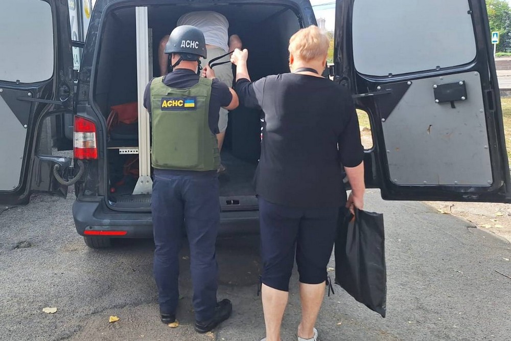 У Нікополі і районі тривали ворожі атаки протягом дня. Також під ударом були Криворізький і Дніпровський райони. Шестеро людей дістали поранень. Понад 40 разів ворог атакував ( (5) У Нікополі і районі тривали ворожі атаки протягом дня. Також під ударом були Криворізький і Дніпровський райони. Шестеро людей дістали поранень. Понад 40 разів ворог атакував ( (5)