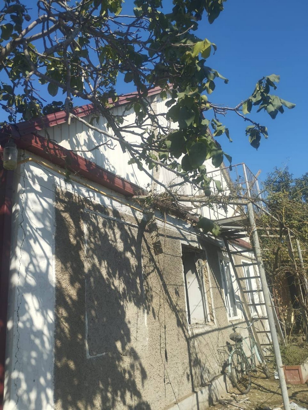 У Нікополі понівечені АЗС 6 У Нікополі понівечені АЗС 6