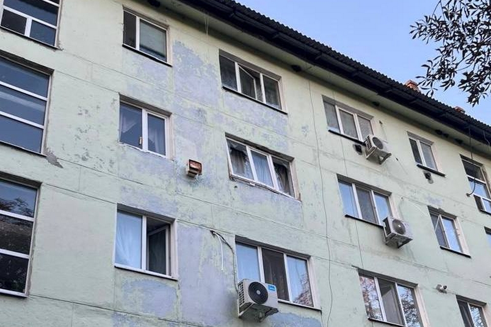 У Нікополі пошкоджені адмінбудівля1