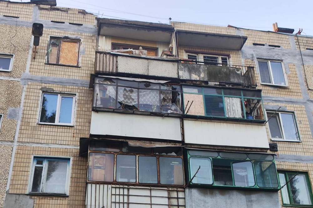 У Нікополі пошкоджені адмінбудівля3