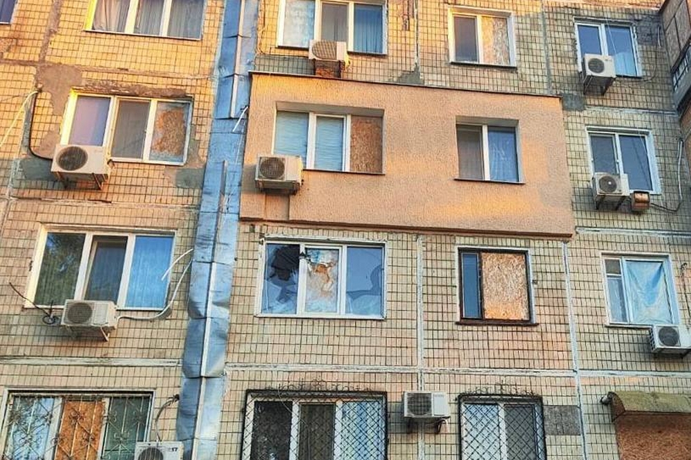 У Нікополі пошкоджені адмінбудівля4