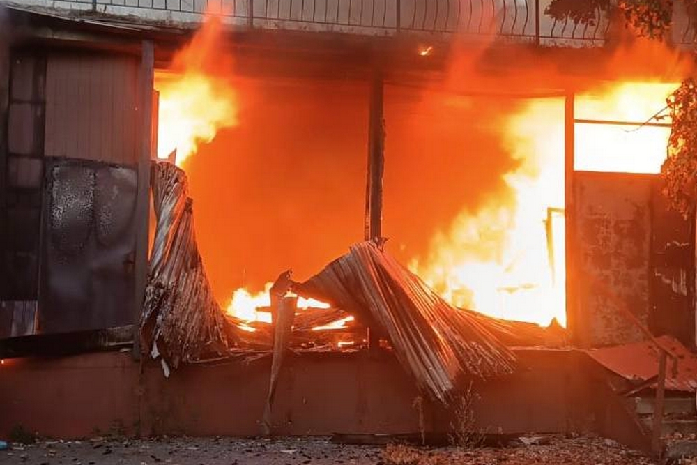 У Нікополі пошкоджено супермаркет У Нікополі пошкоджено супермаркет