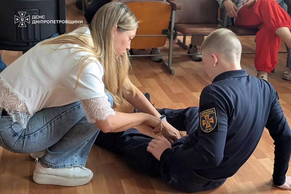 У Нікополі рятувальники та волонтери провели тренінг У Нікополі рятувальники та волонтери провели тренінг