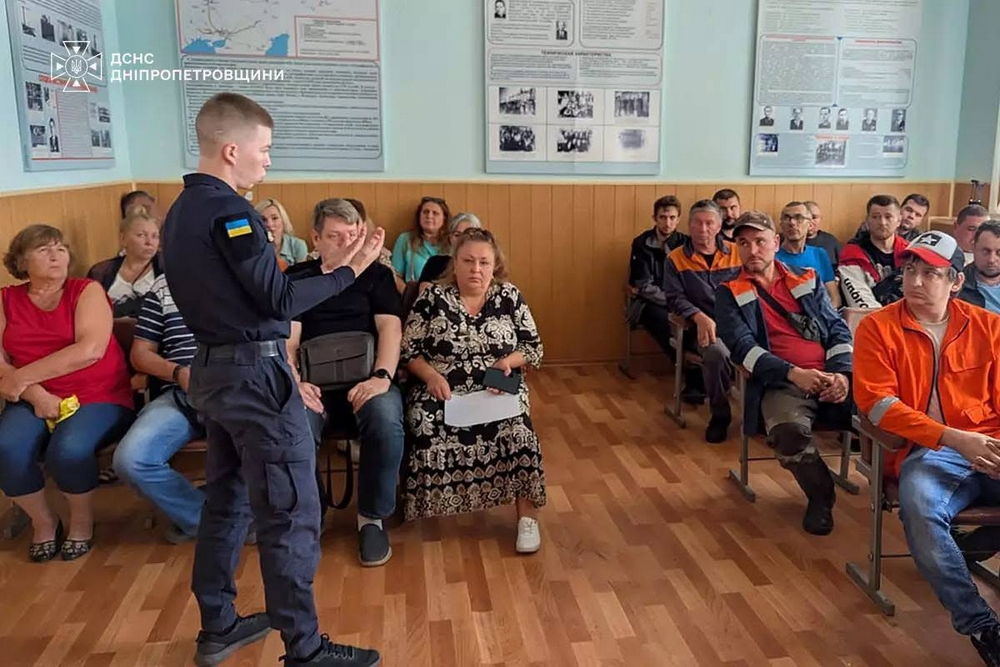 У Нікополі рятувальники та волонтери провели тренінг3 У Нікополі рятувальники та волонтери провели тренінг3