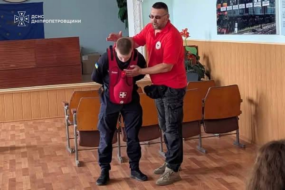 У Нікополі рятувальники та волонтери провели тренінг5 У Нікополі рятувальники та волонтери провели тренінг5