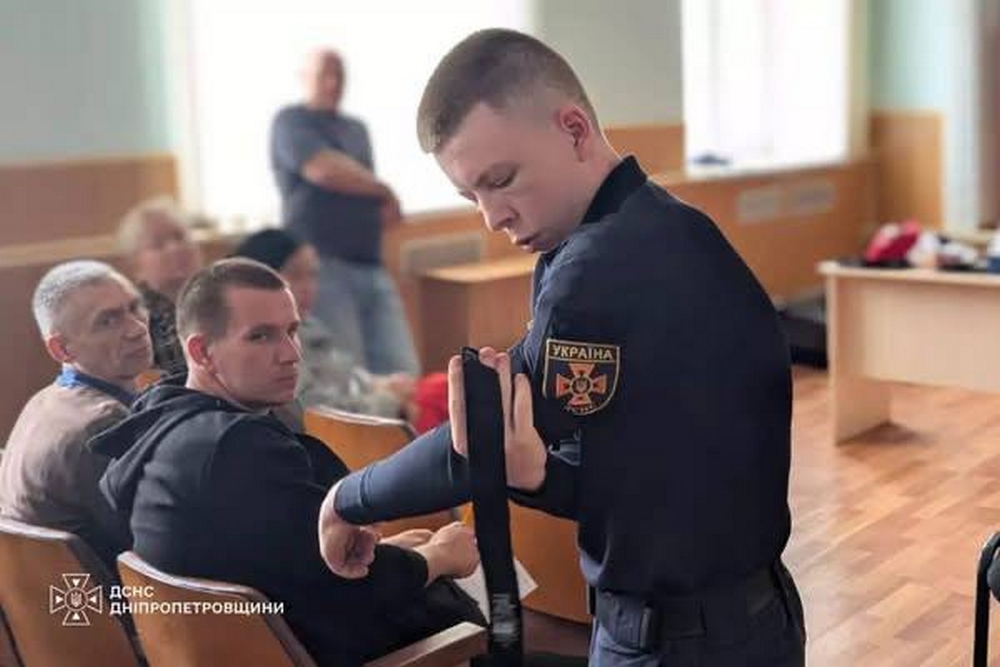 У Нікополі рятувальники та волонтери провели тренінг6 У Нікополі рятувальники та волонтери провели тренінг6