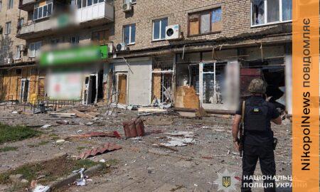 У Нікополі та районі ворожі дрони атакували будинки, аптеку та магазин: 4 людини поранено, під ударами були ще 2 райони — поліція (фото)