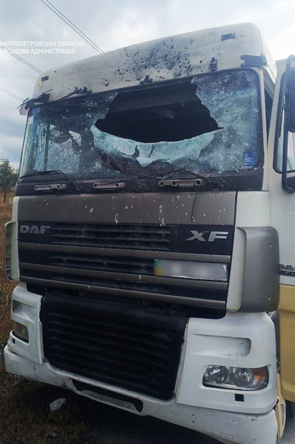 У Нікополі троє поранених, побито магазини і автівки, в районі пошкоджено сільгосппідприємство, під ударом ворога також була Синельниіквщина (фото) (5) У Нікополі троє поранених, побито магазини і автівки, в районі пошкоджено сільгосппідприємство, під ударом ворога також була Синельниіквщина (фото) (5)