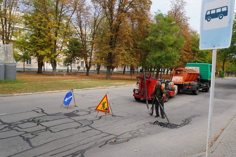 У Нікополі тривають роботи з благоустрою1 У Нікополі тривають роботи з благоустрою1