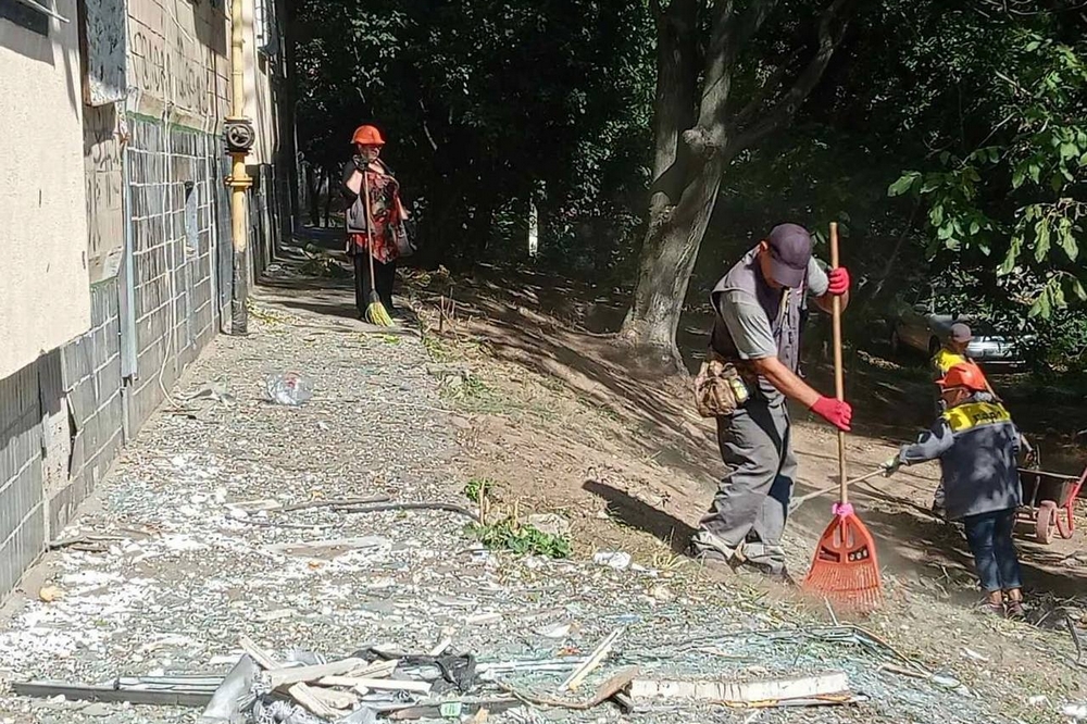 У Нікополі тривають роботи з благоустрою13 У Нікополі тривають роботи з благоустрою13