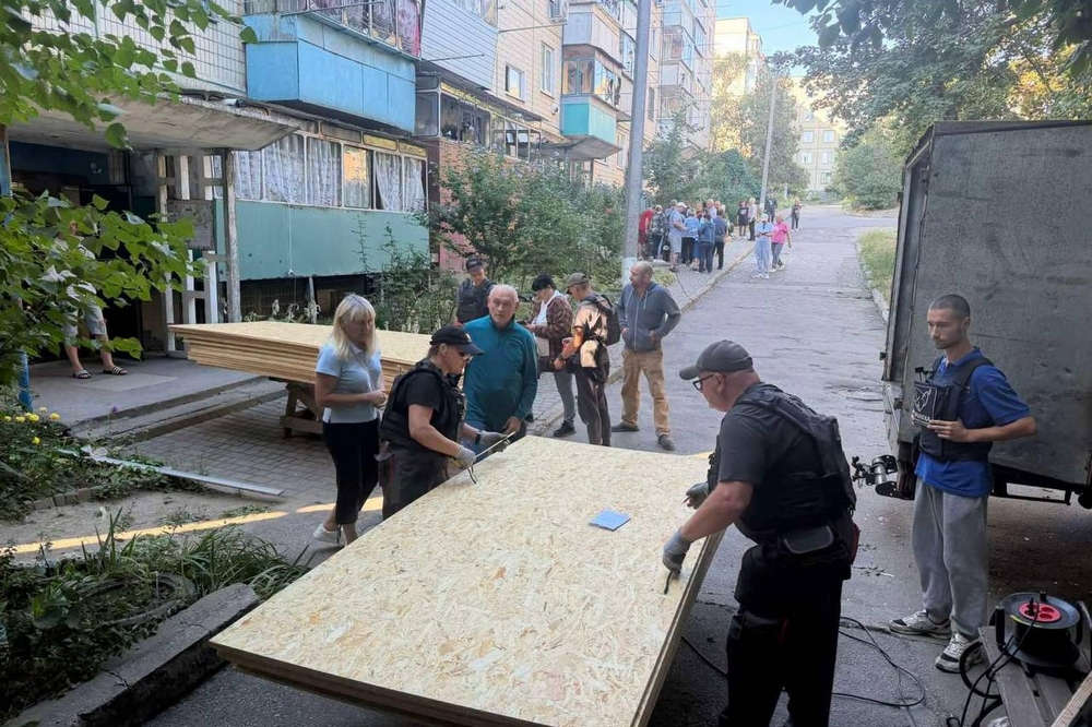 У Нікополі тривають роботи з благоустрою14 У Нікополі тривають роботи з благоустрою14