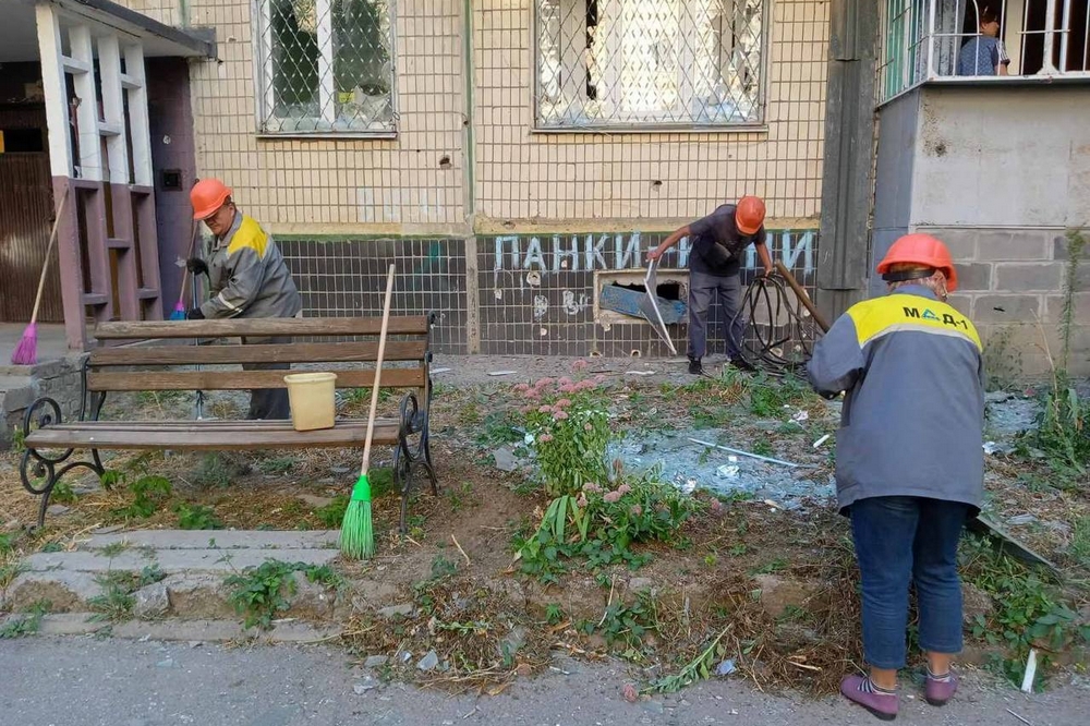 У Нікополі тривають роботи з благоустрою16 У Нікополі тривають роботи з благоустрою16