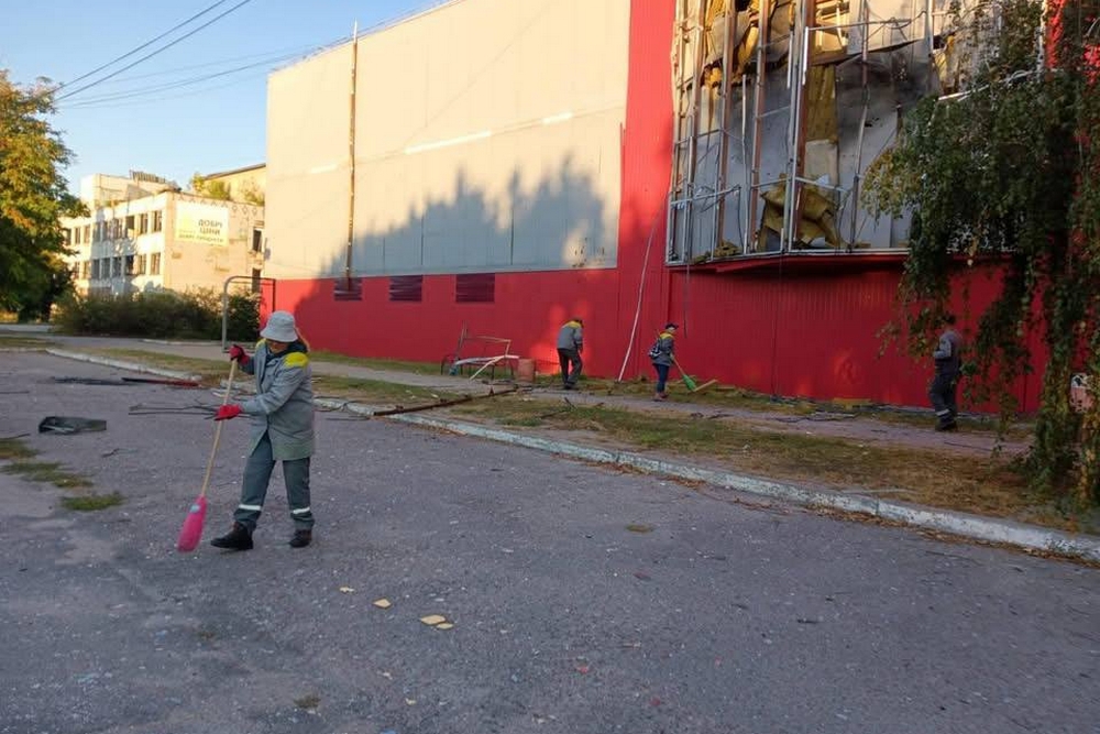 У Нікополі тривають роботи з благоустрою21 У Нікополі тривають роботи з благоустрою21