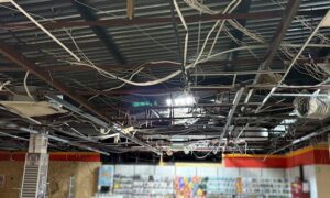 У Нікополі ворог поцілив у цивільне авто, 3 людей постраждали, також є поранена у районі, під атакою був Кривий Ріг – поліція (фото)