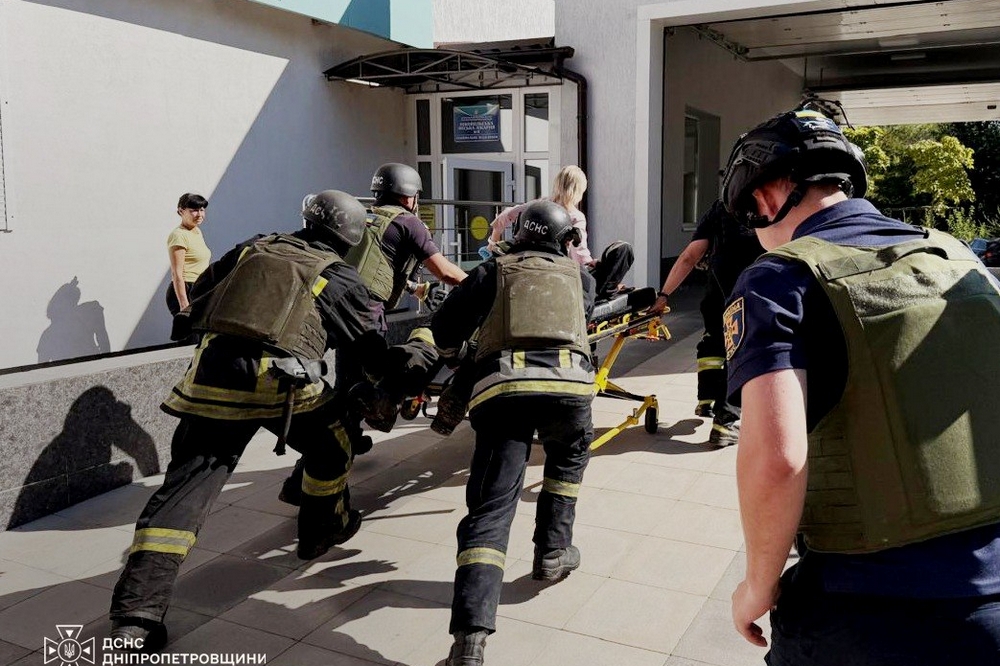 У Нікополі ворог повторно атакував рятувальників3 У Нікополі ворог повторно атакував рятувальників3