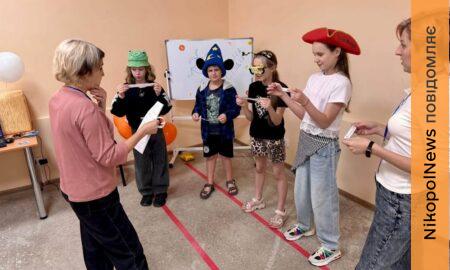 У Нікополі діти перевтілилися в акторів: як пройшло заняття театральної студії (фото)