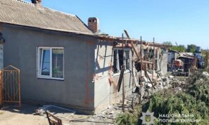 У Нікополі 4 постраждалих, пошкоджені супермаркет і підприємство, також є 2 поранених у Дніпровському районі, ворог вдарив по дитсадку на Криворіжжі — поліція (фото)