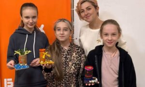 У Нікополі діти створювали власні підставки для олівців на занятті арт-студії (фото)