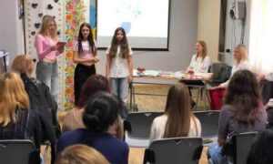 «Літературне рандеву»: у Покрові відбулася зустріч із письменницею Тетяною Прокоф’євою (фото)